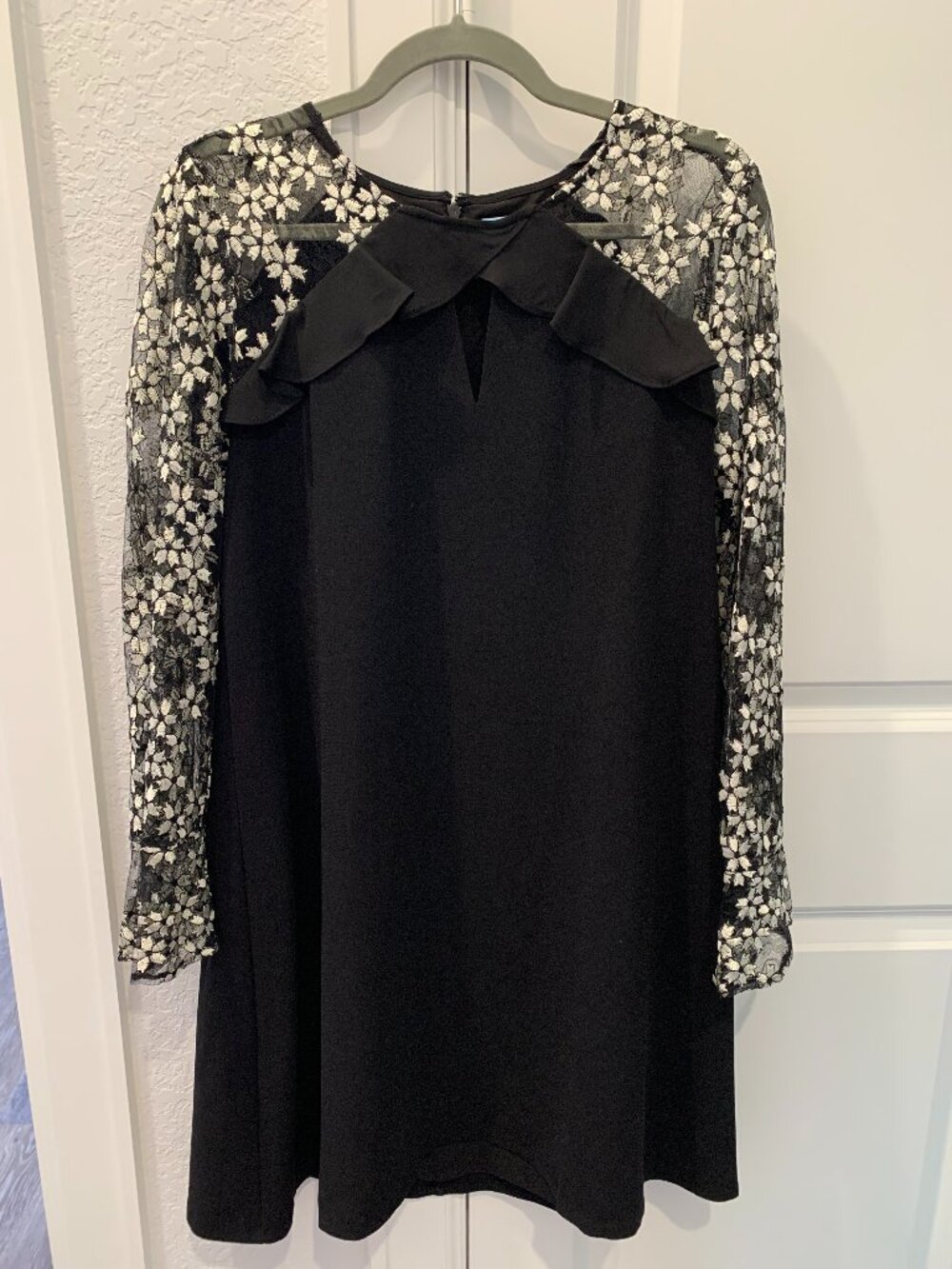 Cece A-Line Black Dress With Embroidered Sleeves Cocktail Dinner